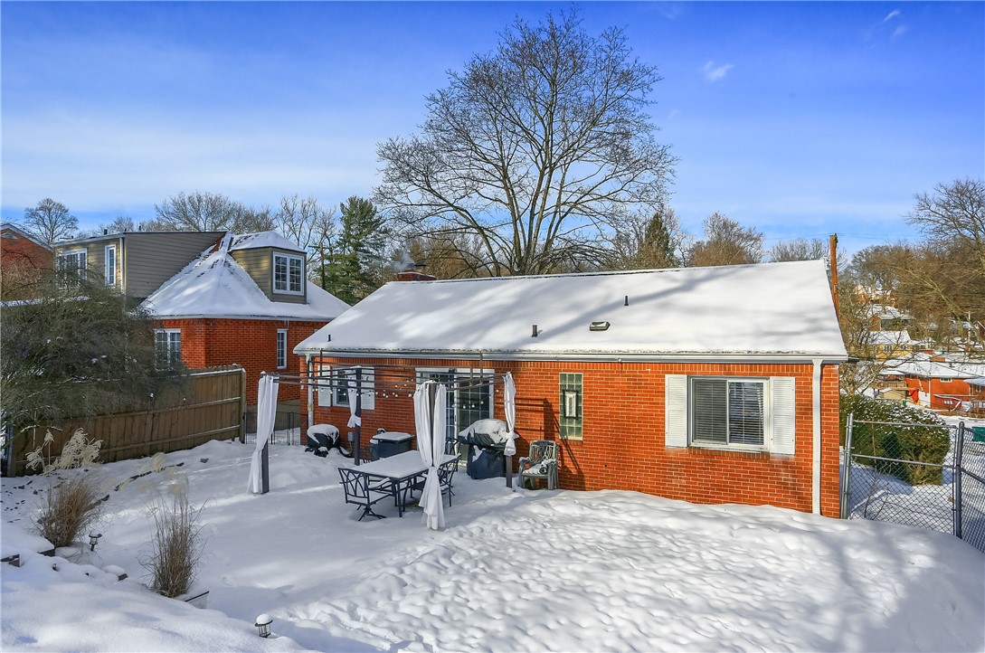 1507 Williamsburg Pl