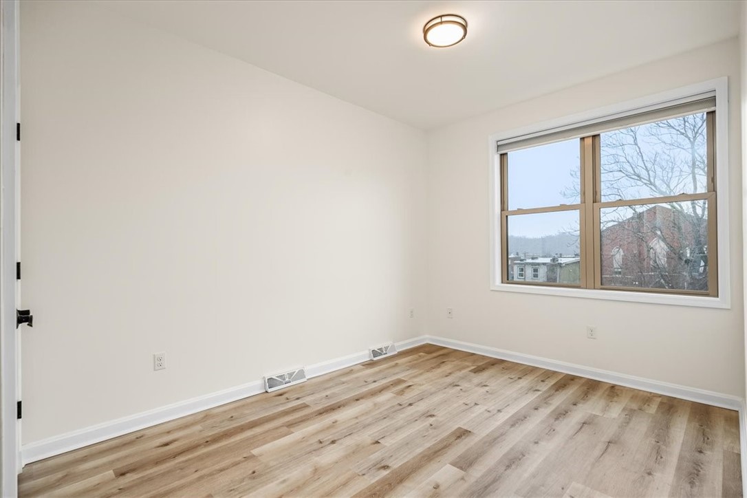 1611 Buena Vista St
