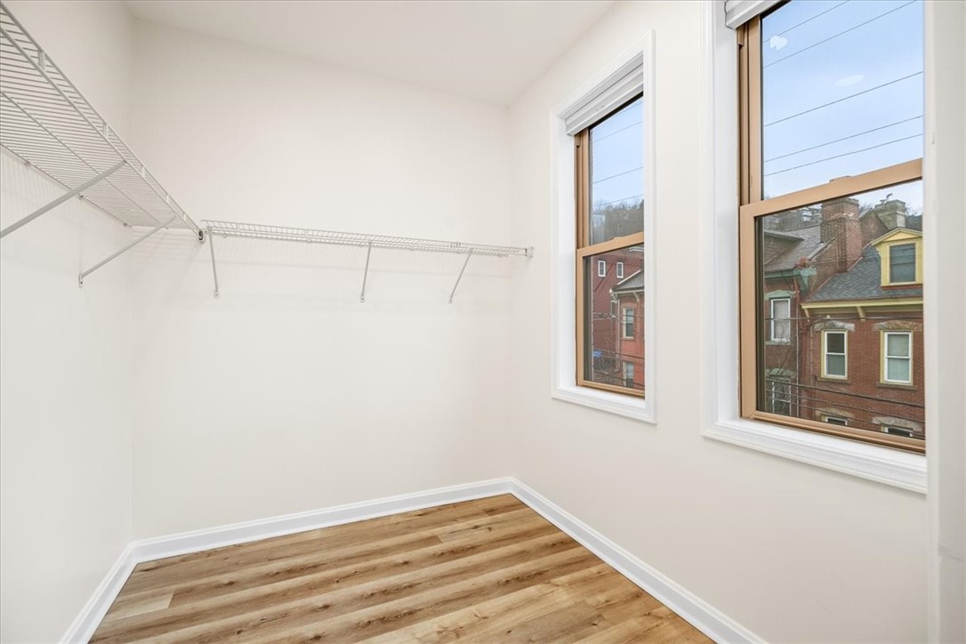 1611 Buena Vista St