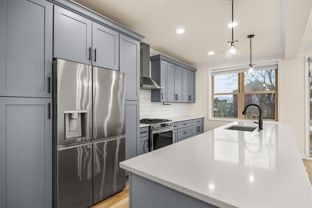 1611 Buena Vista St