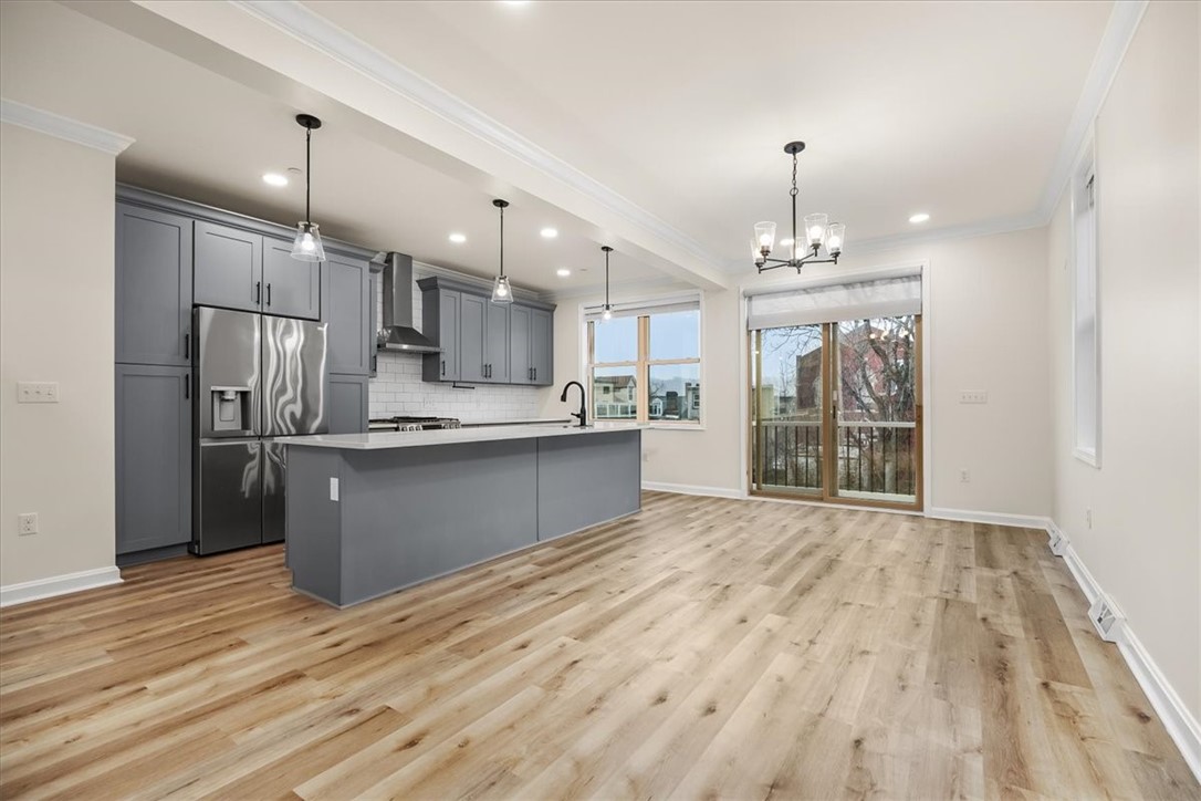 1611 Buena Vista St