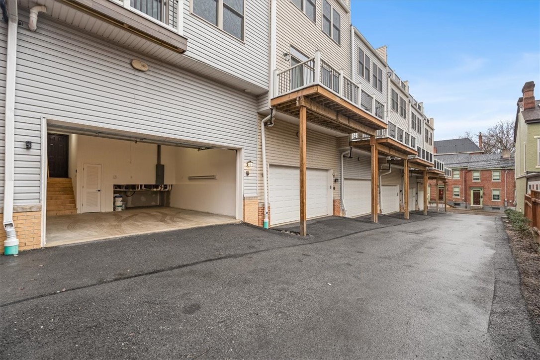 1611 Buena Vista St
