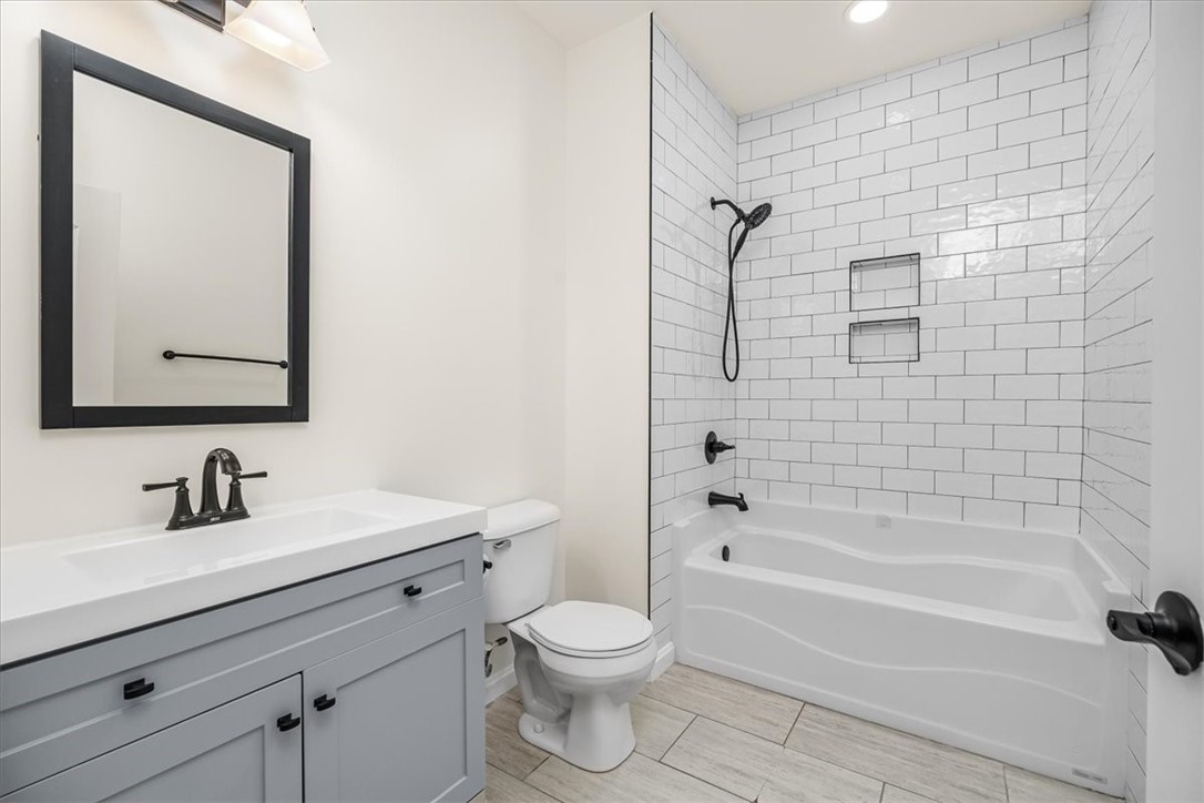 1611 Buena Vista St