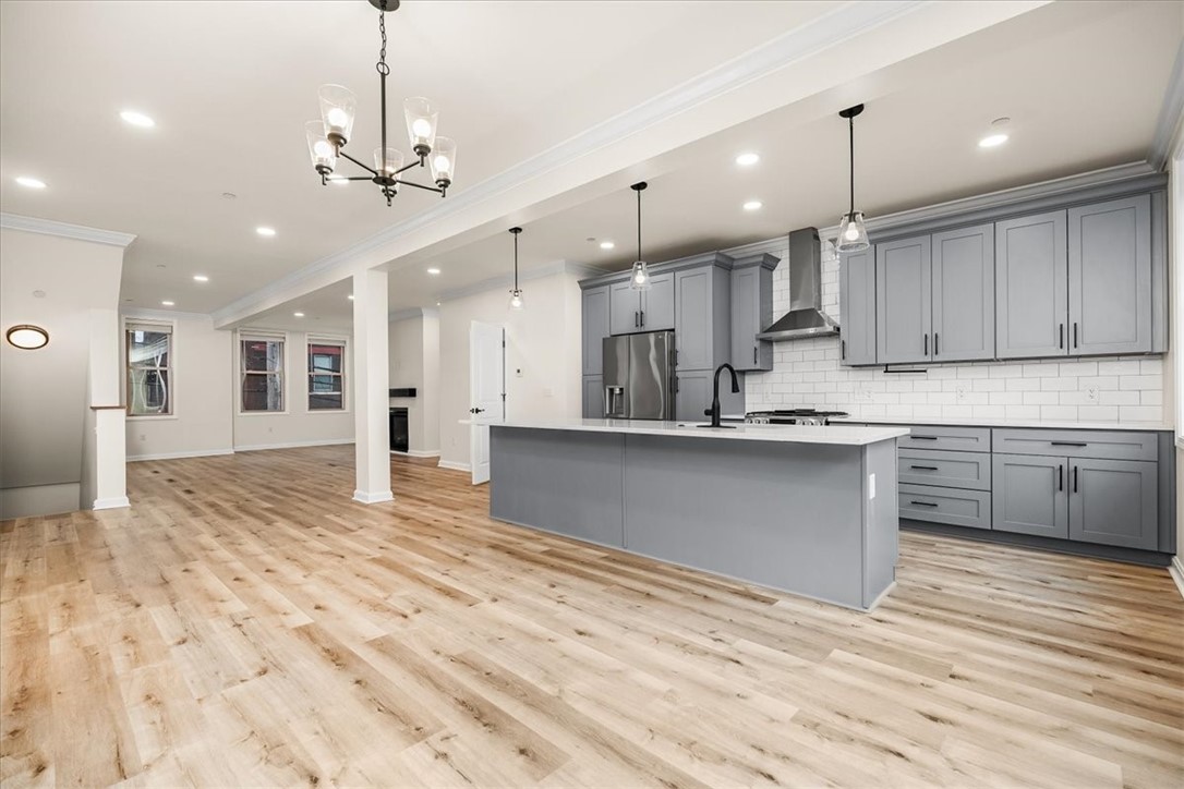 1611 Buena Vista St