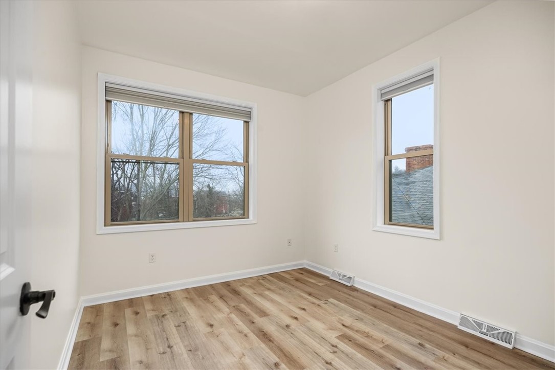 1611 Buena Vista St
