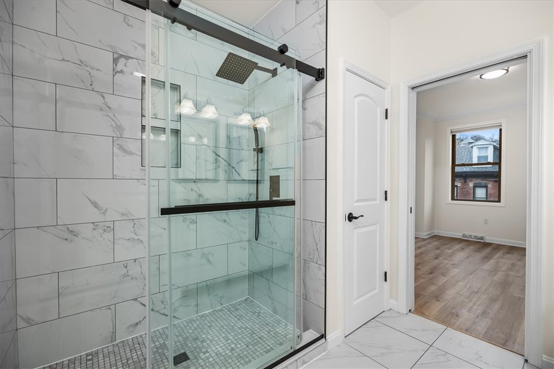 1611 Buena Vista St