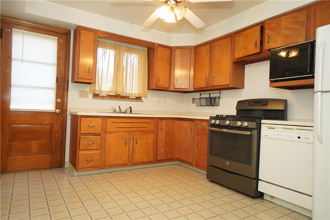 831 Baldwin