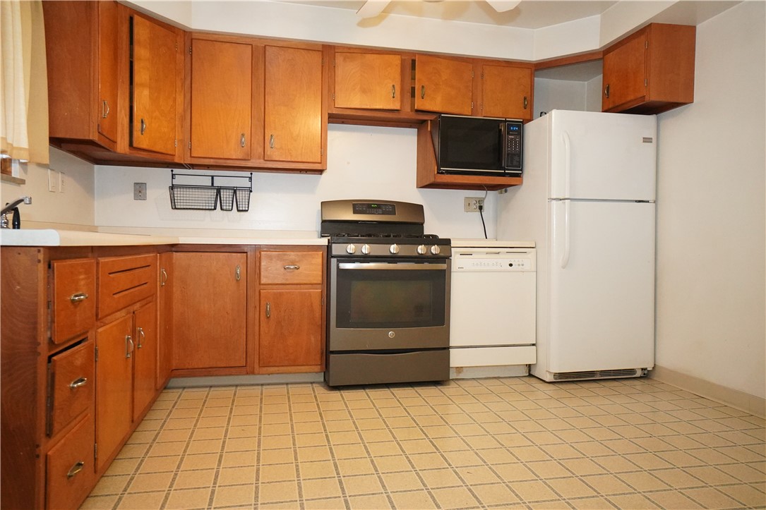 831 Baldwin