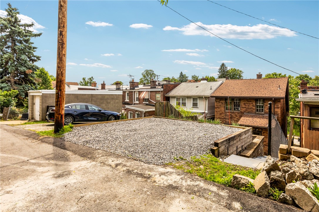 907 Greenfield Ave