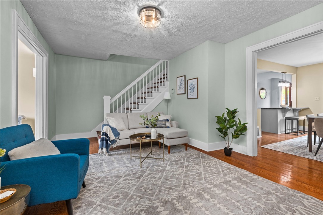907 Greenfield Ave