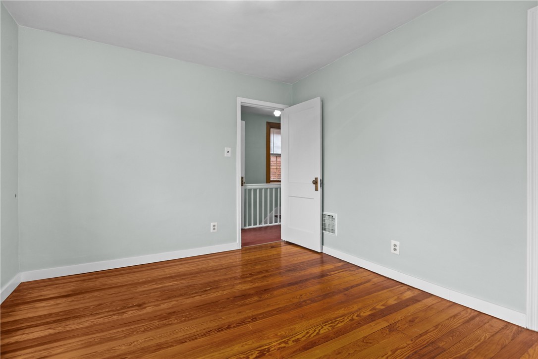 907 Greenfield Ave