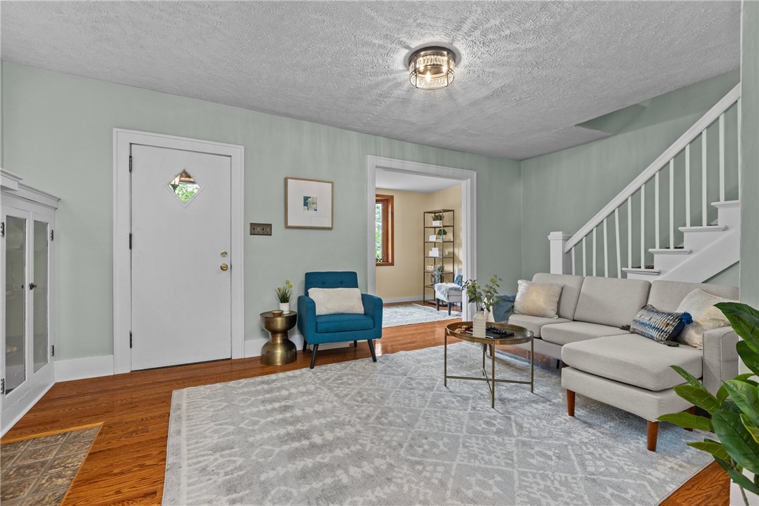 907 Greenfield Ave
