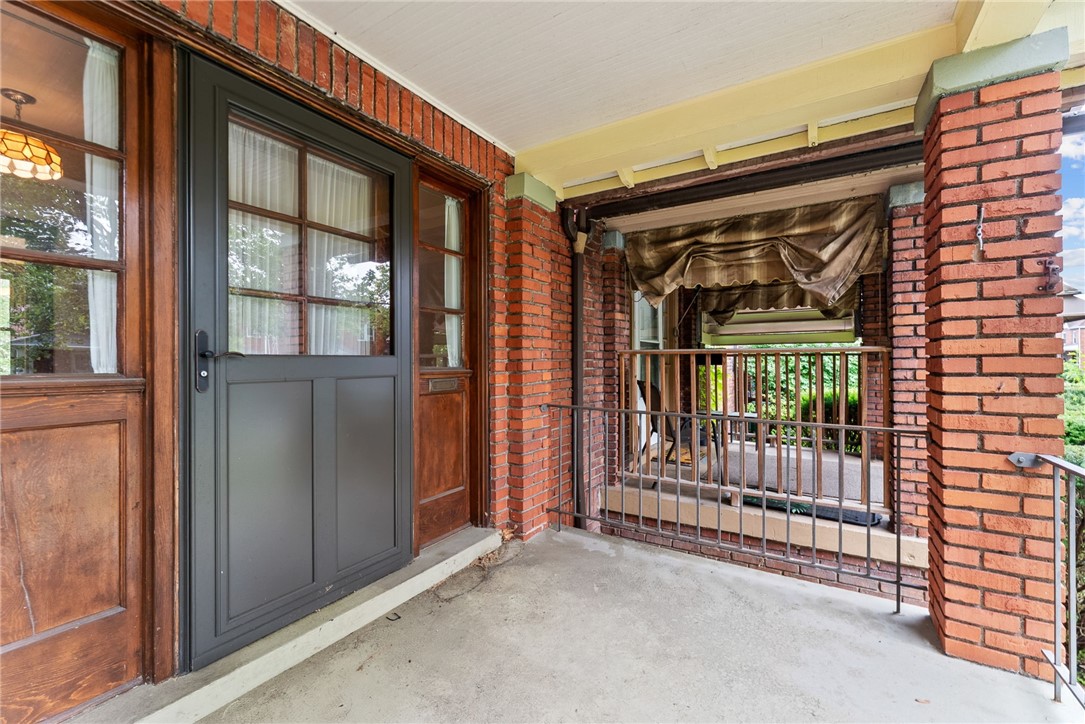 208 E 19th Ave