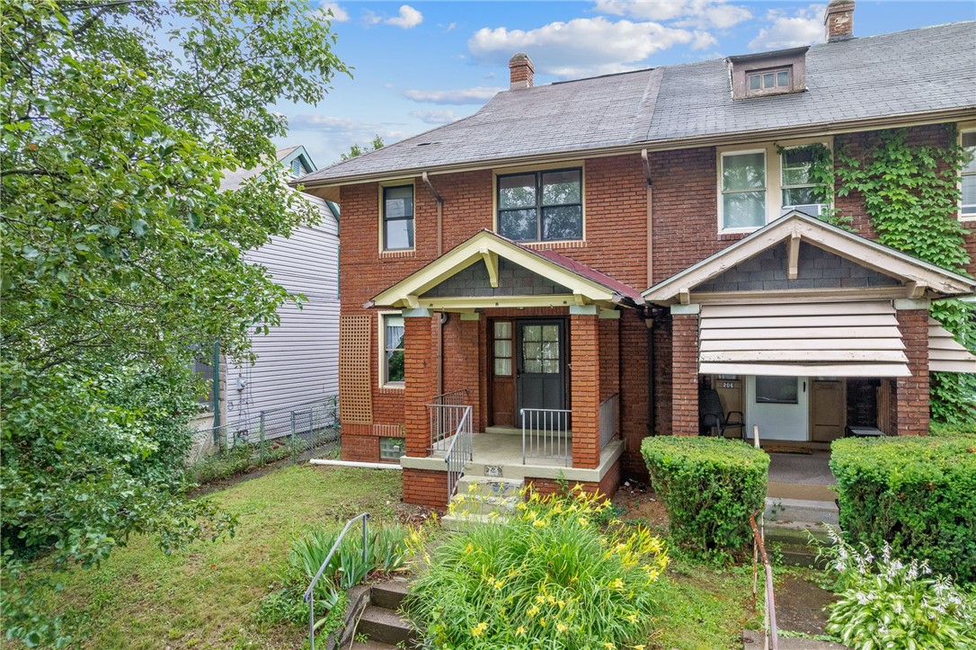 208 E 19th Ave