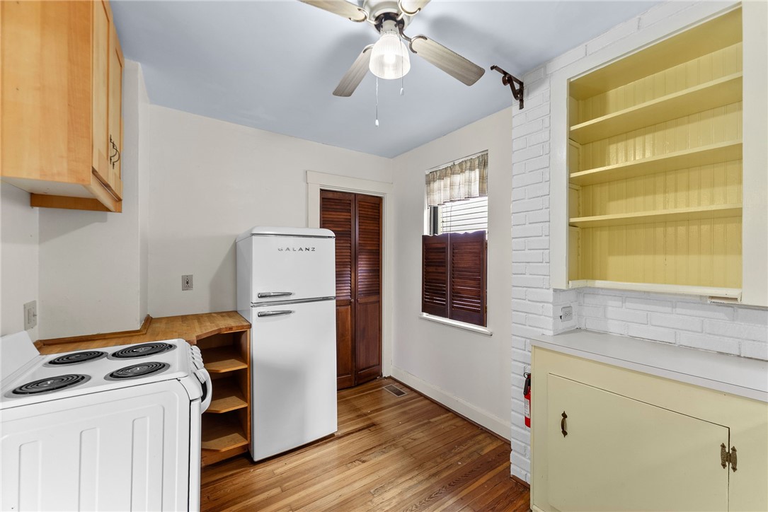 208 E 19th Ave