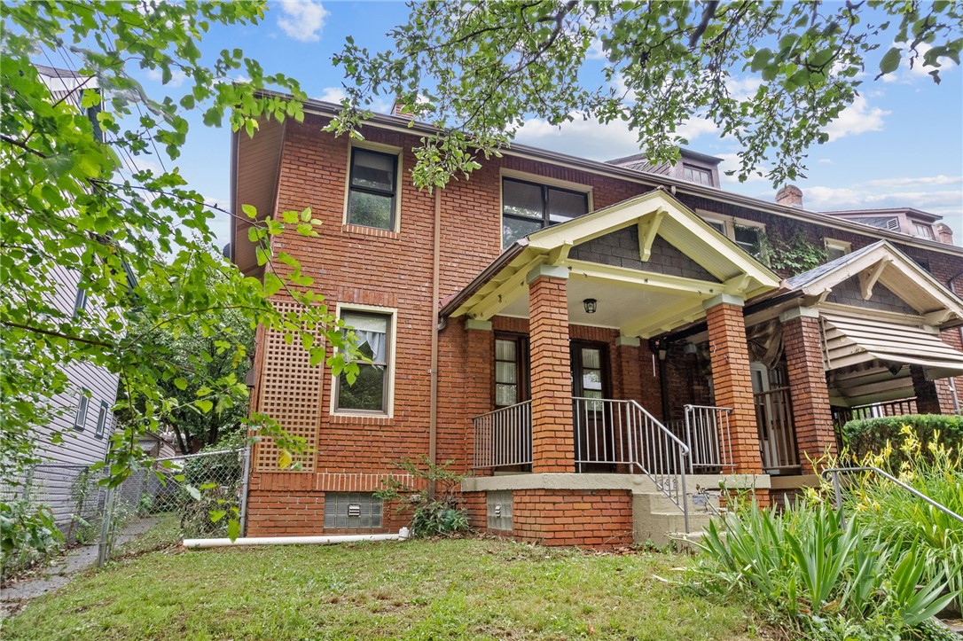 208 E 19th Ave