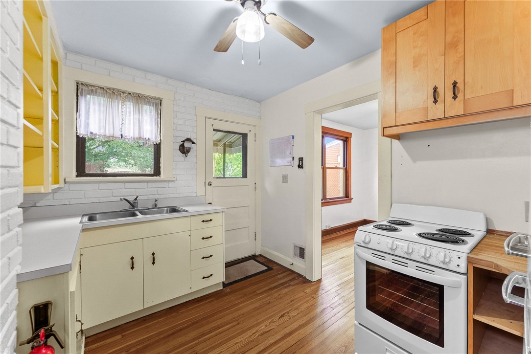 208 E 19th Ave