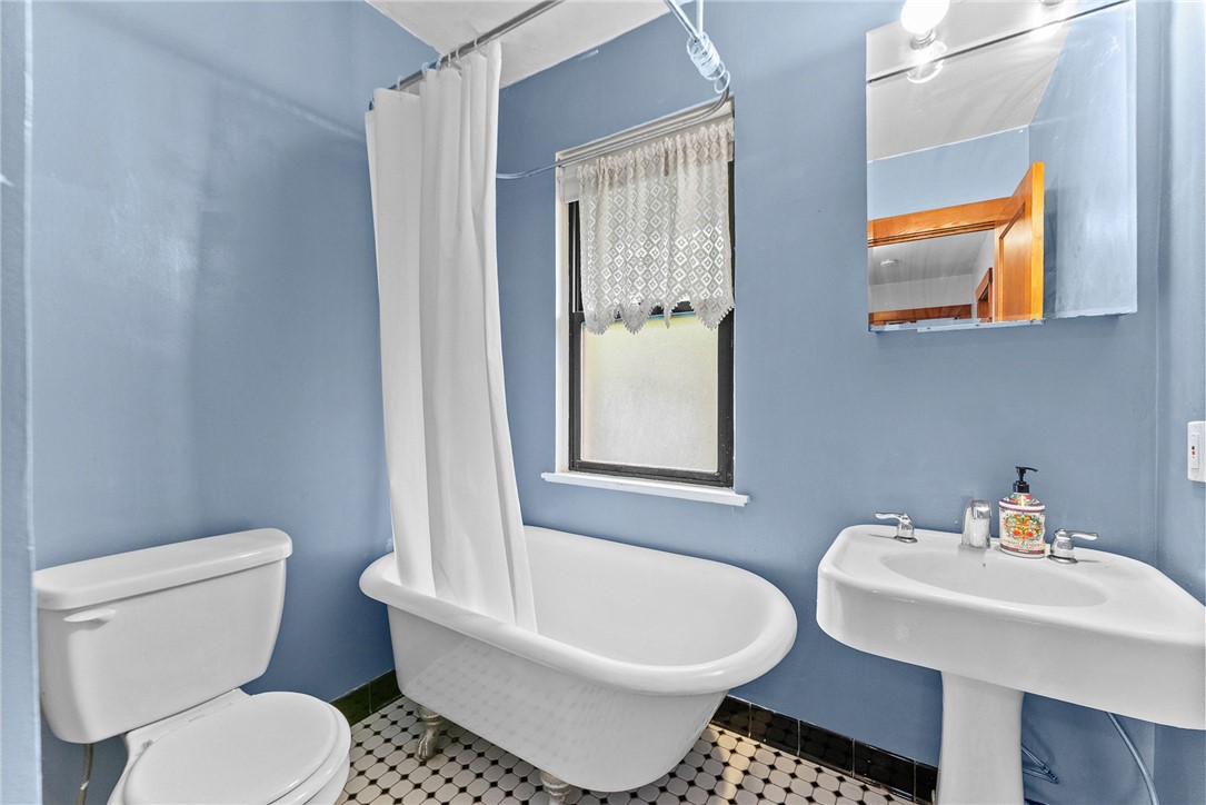 208 E 19th Ave