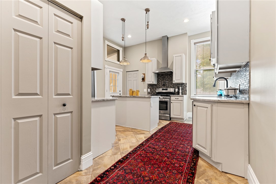 423 Lockhart St