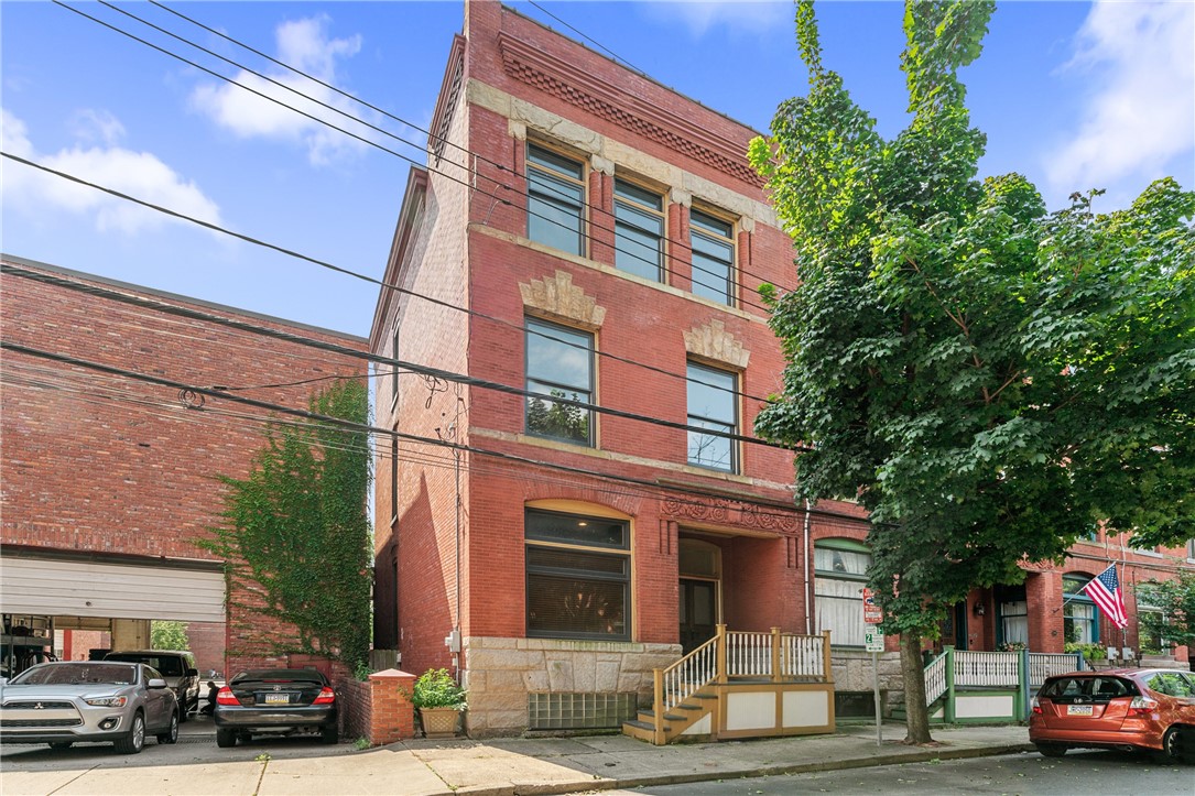 423 Lockhart St