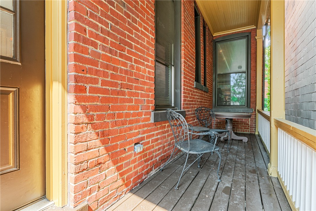 423 Lockhart St