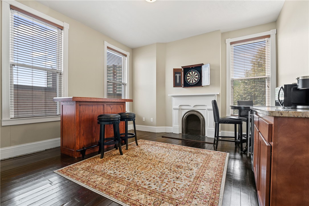 423 Lockhart St
