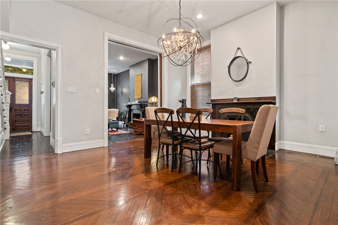 423 Lockhart St