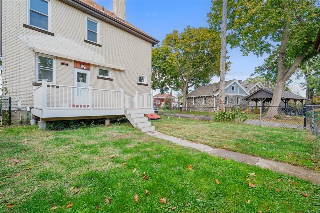 25 W Francis Ave