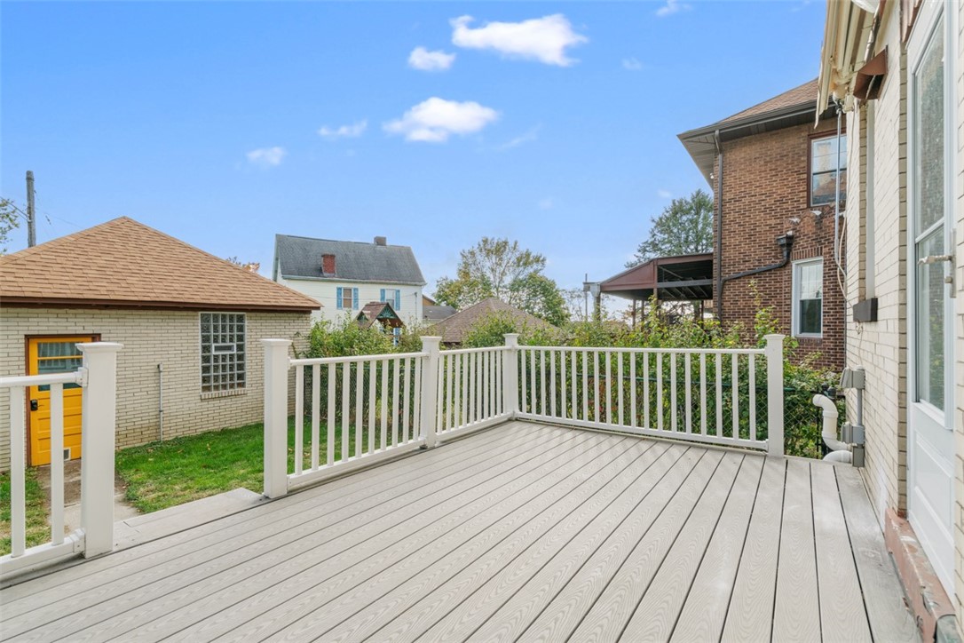 25 W Francis Ave