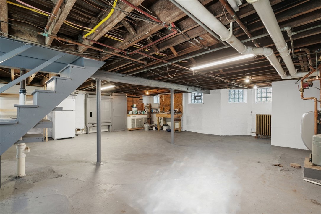 25 W Francis Ave