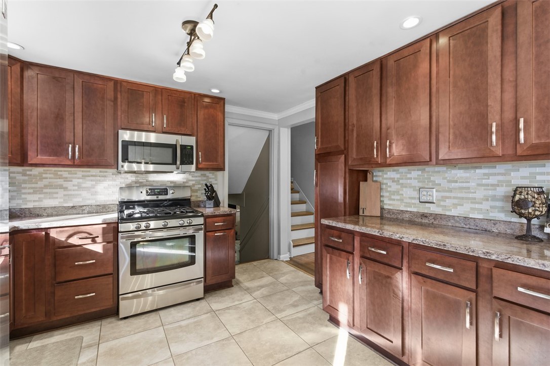 301 Amity Rd