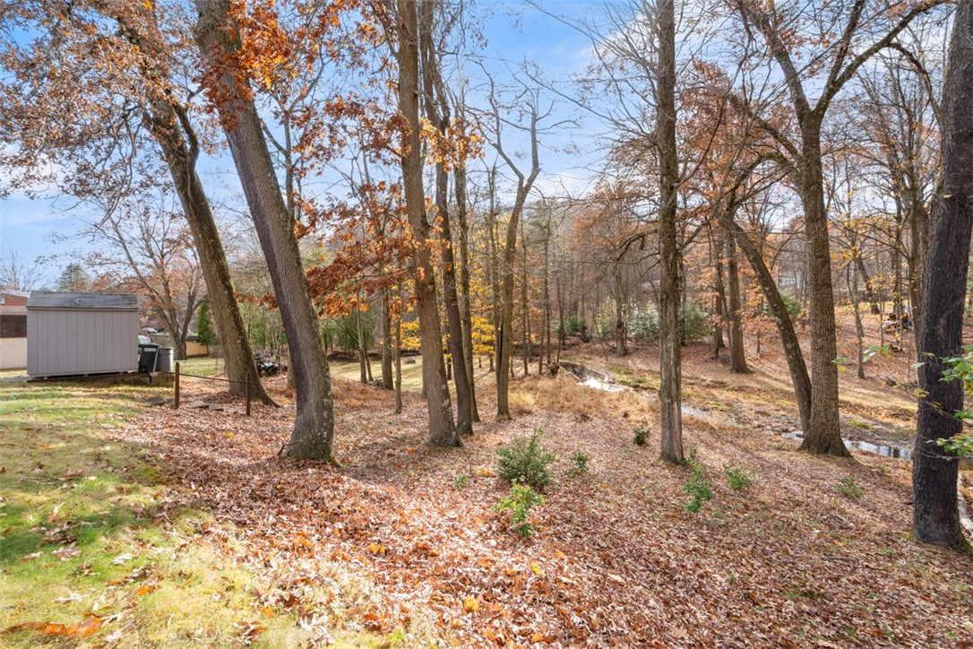 301 Amity Rd