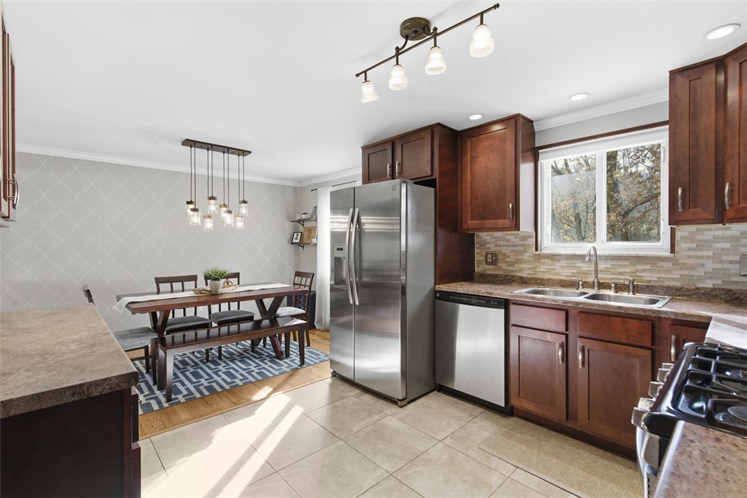 301 Amity Rd
