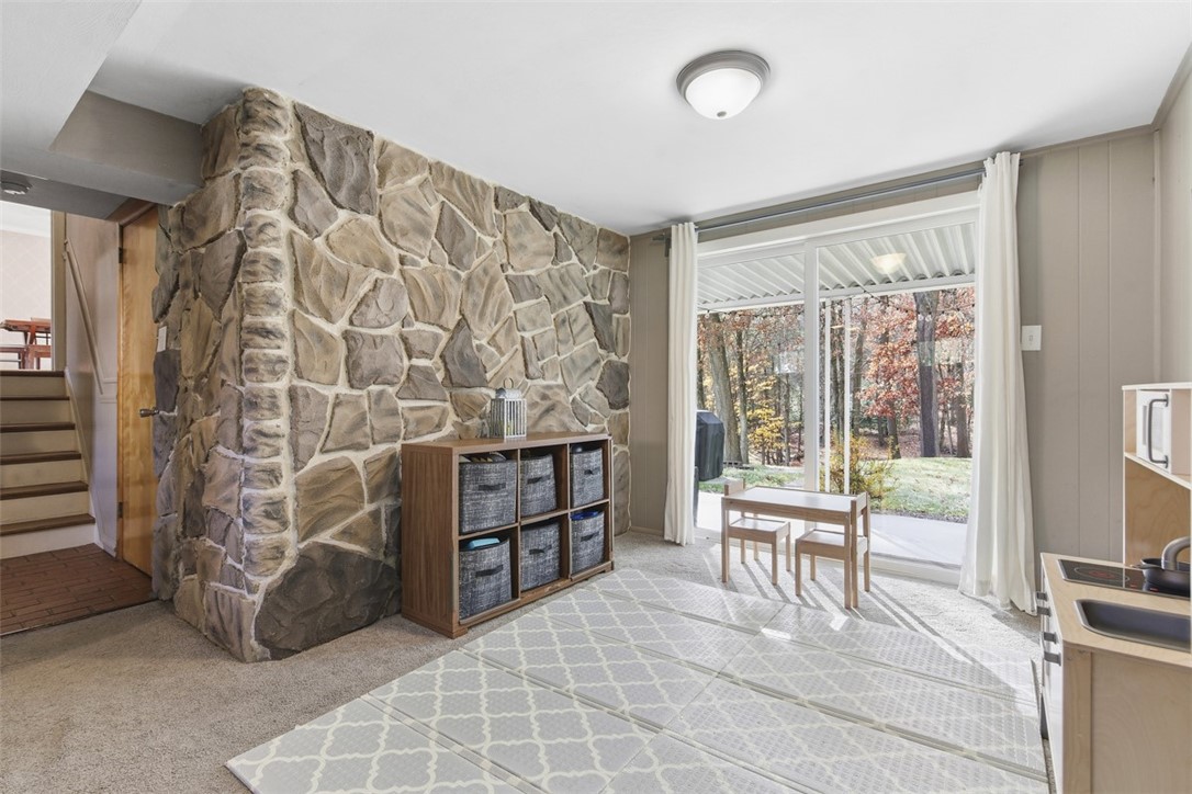 301 Amity Rd