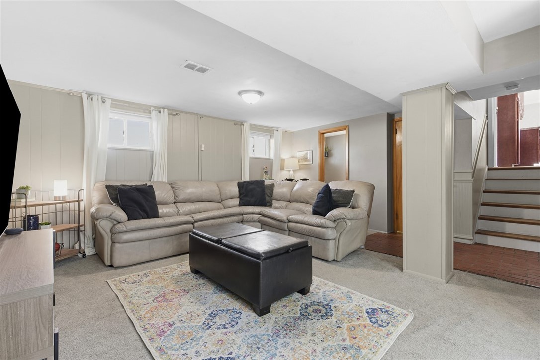 301 Amity Rd