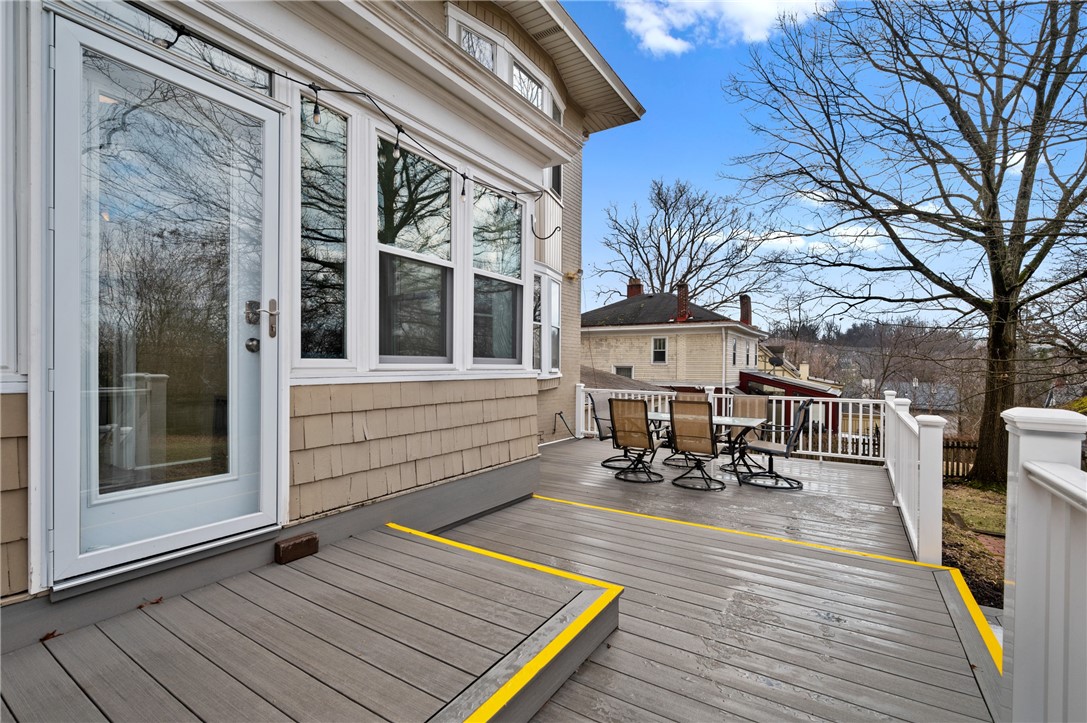 125 Dewey St