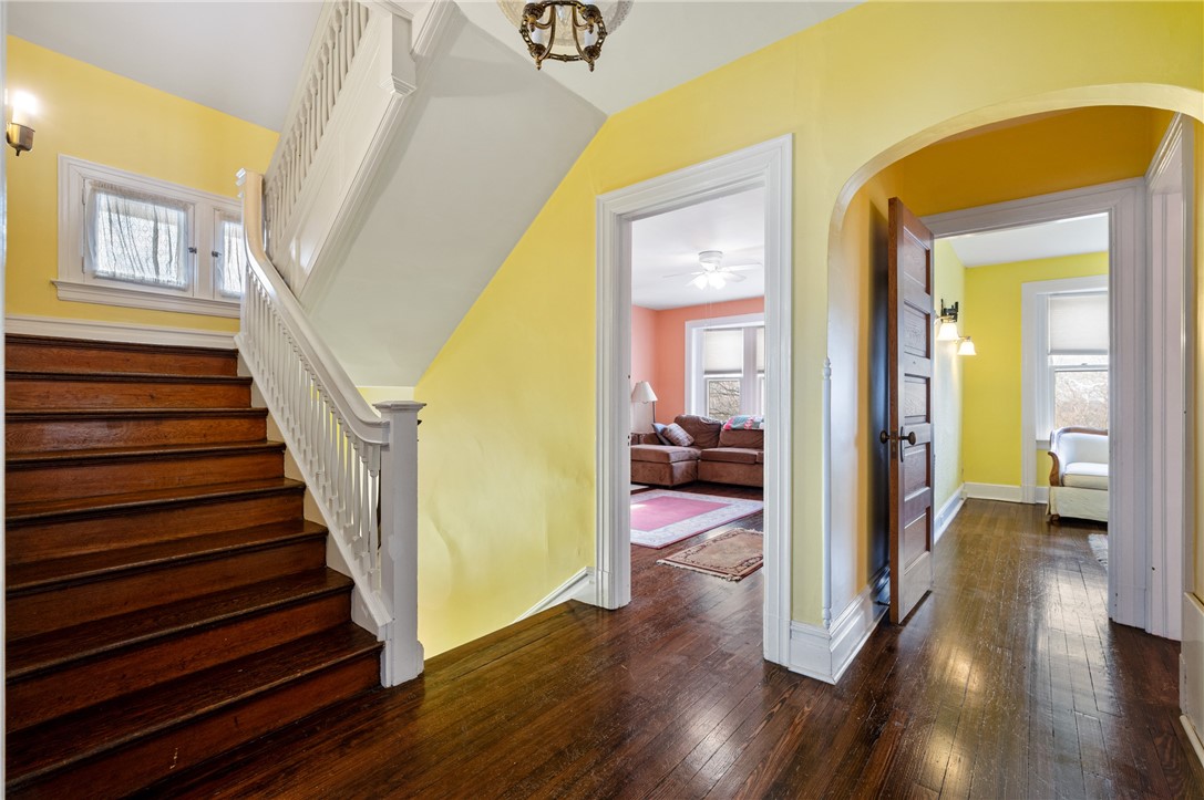 125 Dewey St