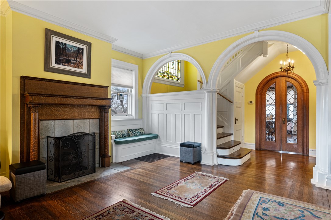 125 Dewey St