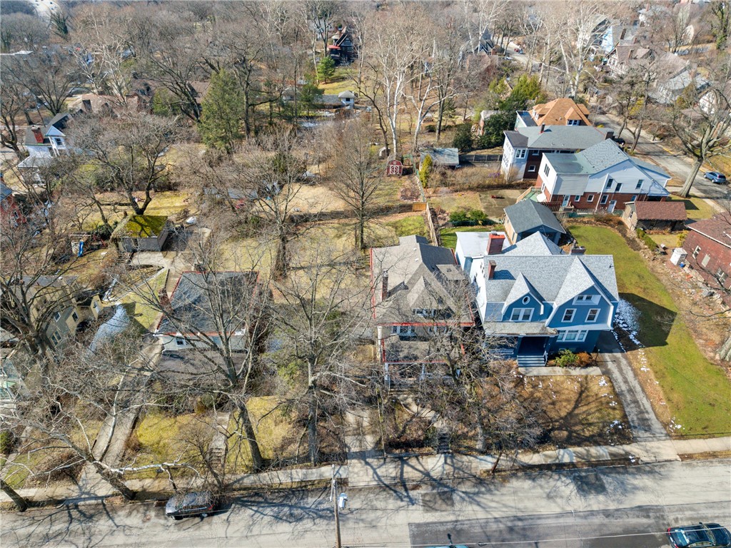 125 Dewey St