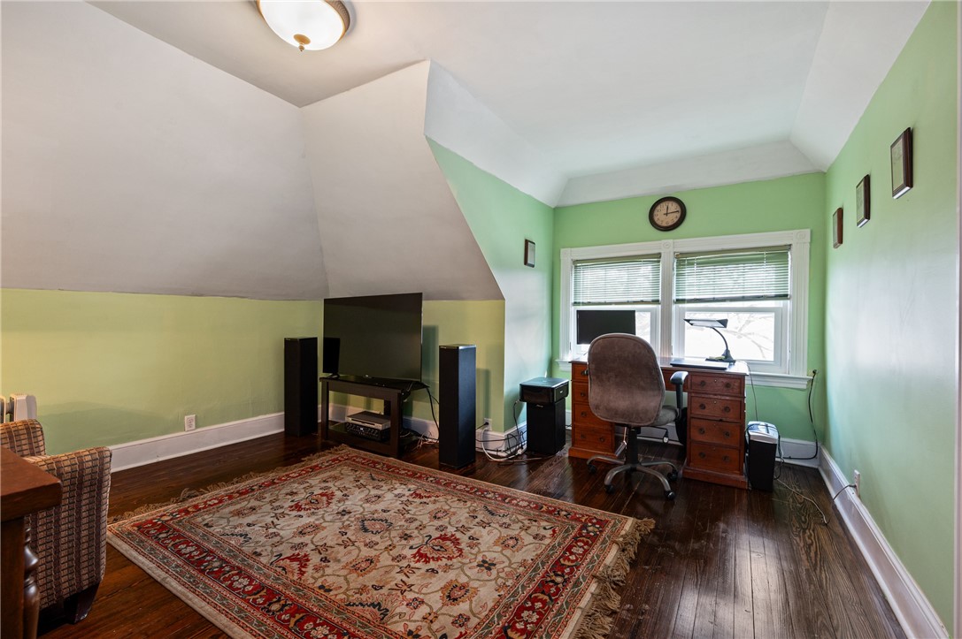 125 Dewey St