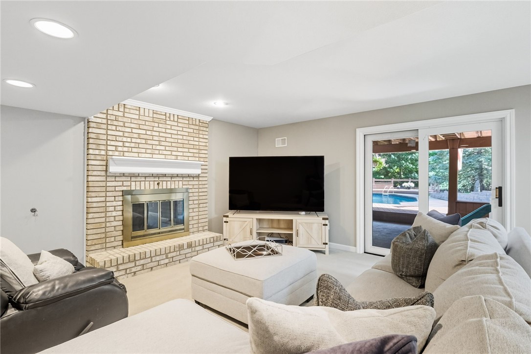 401 Acorn Ct