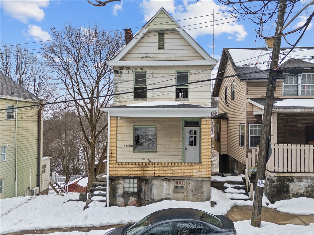 435 E Burgess St