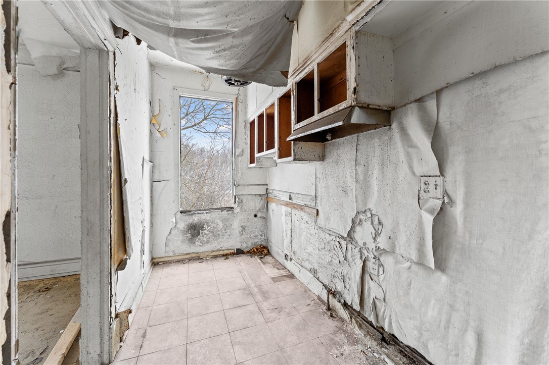435 E Burgess St