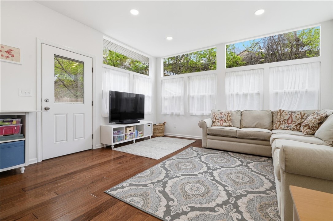 611 Greendale Ave