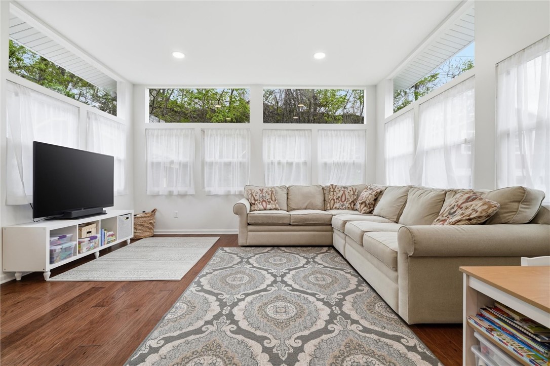 611 Greendale Ave