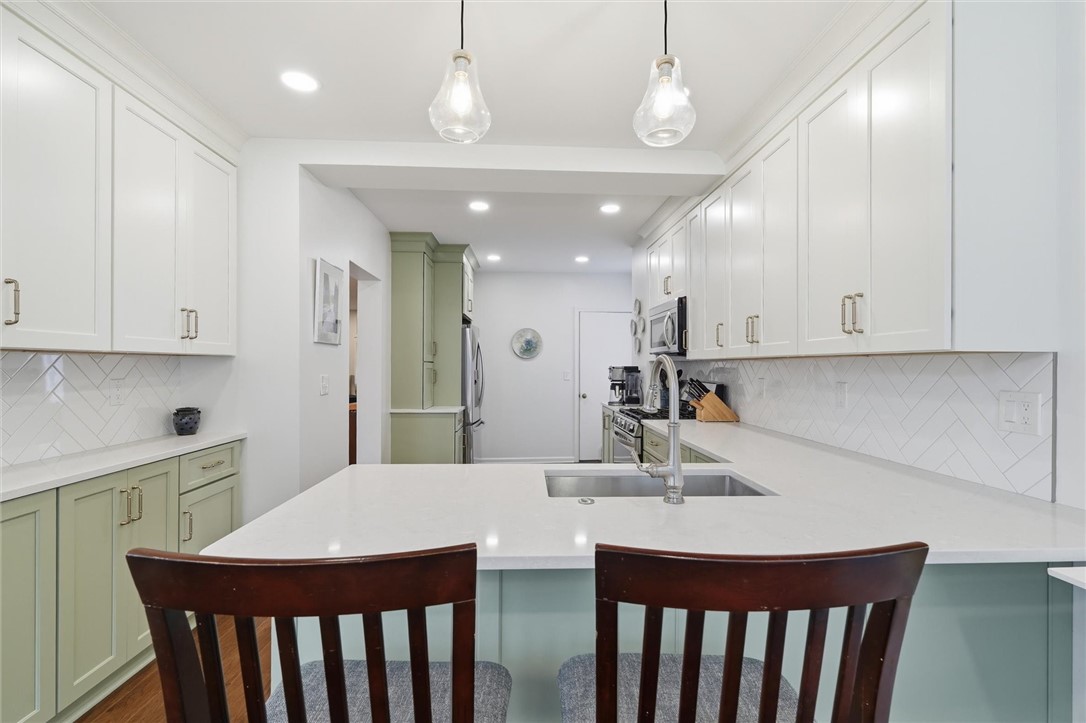 611 Greendale Ave