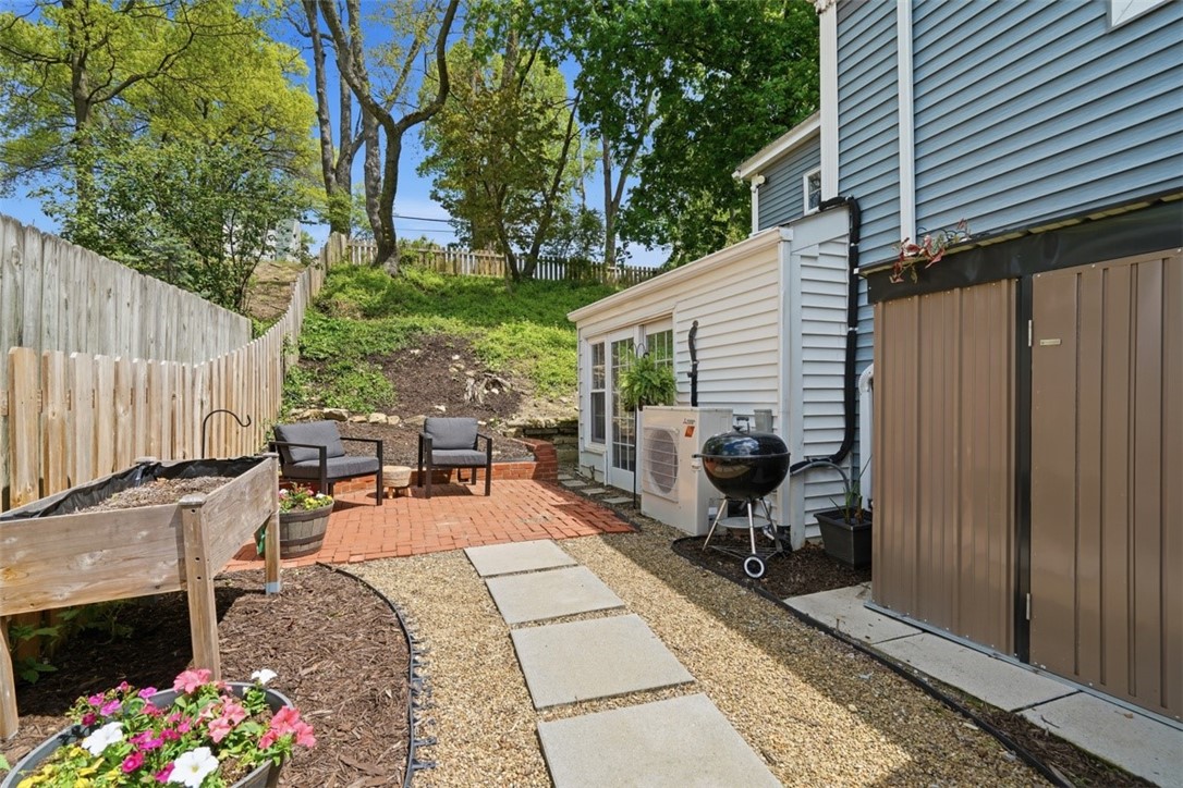 637 Kelso Rd