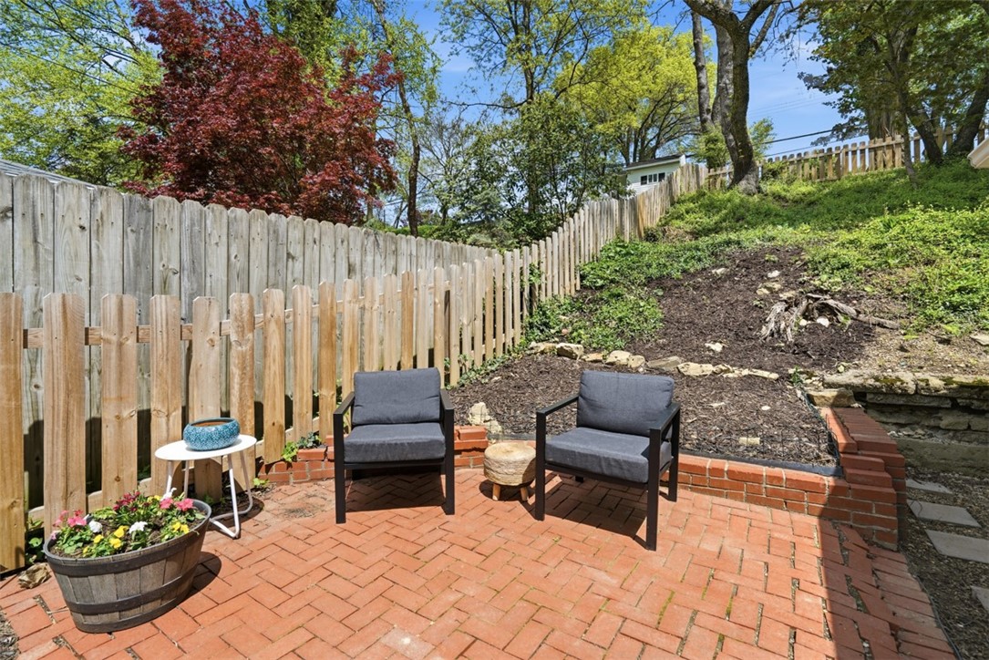 637 Kelso Rd