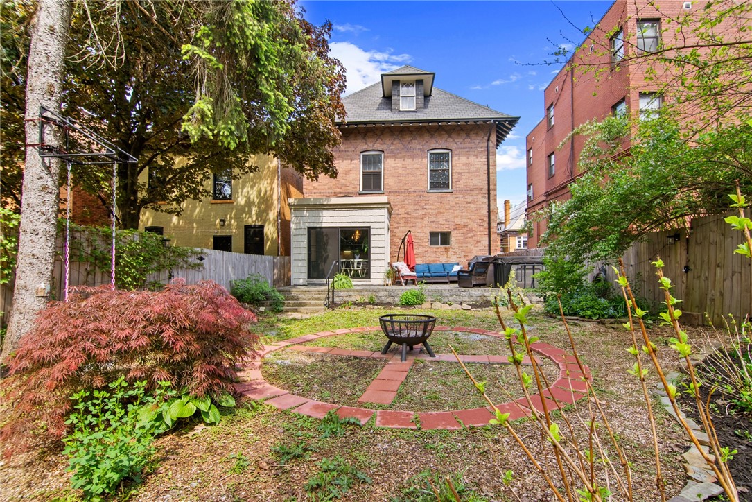 414 Whitney Ave