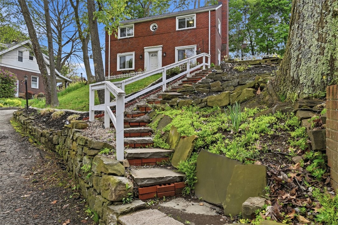 315 Woodside Rd